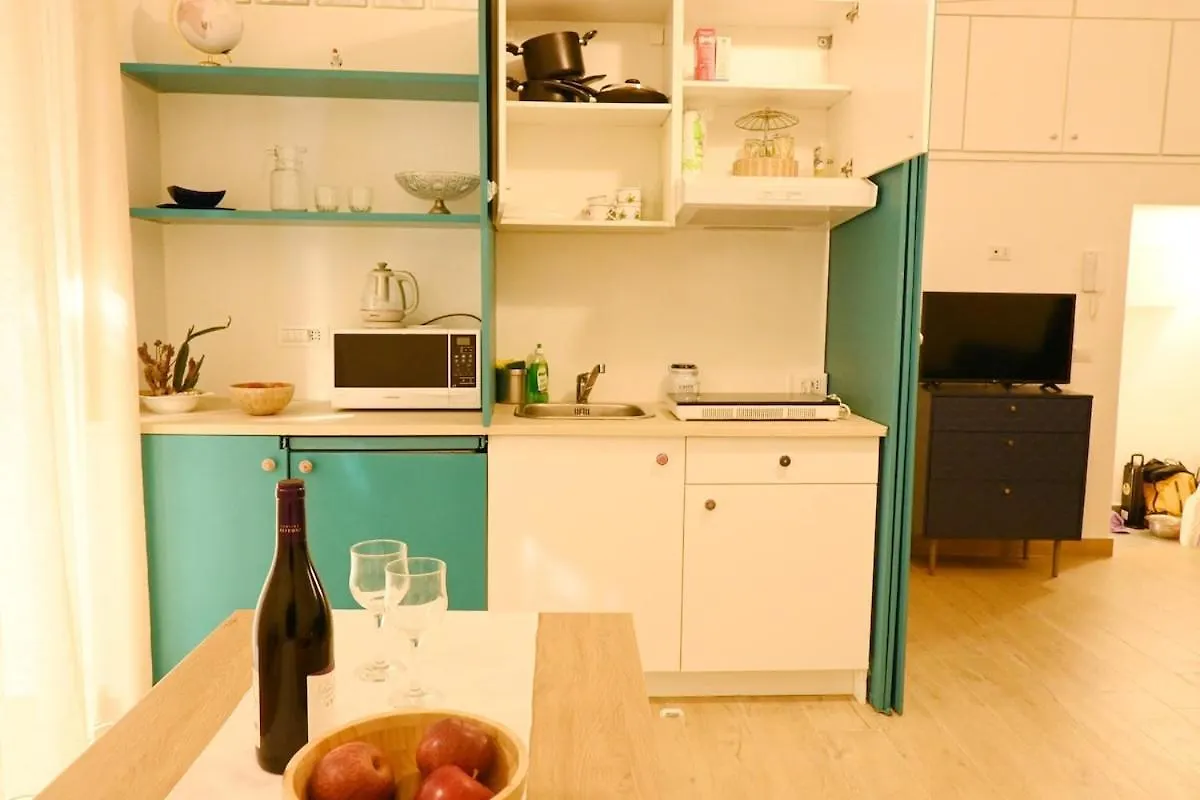 Lilli'S Apartment Naples Italy